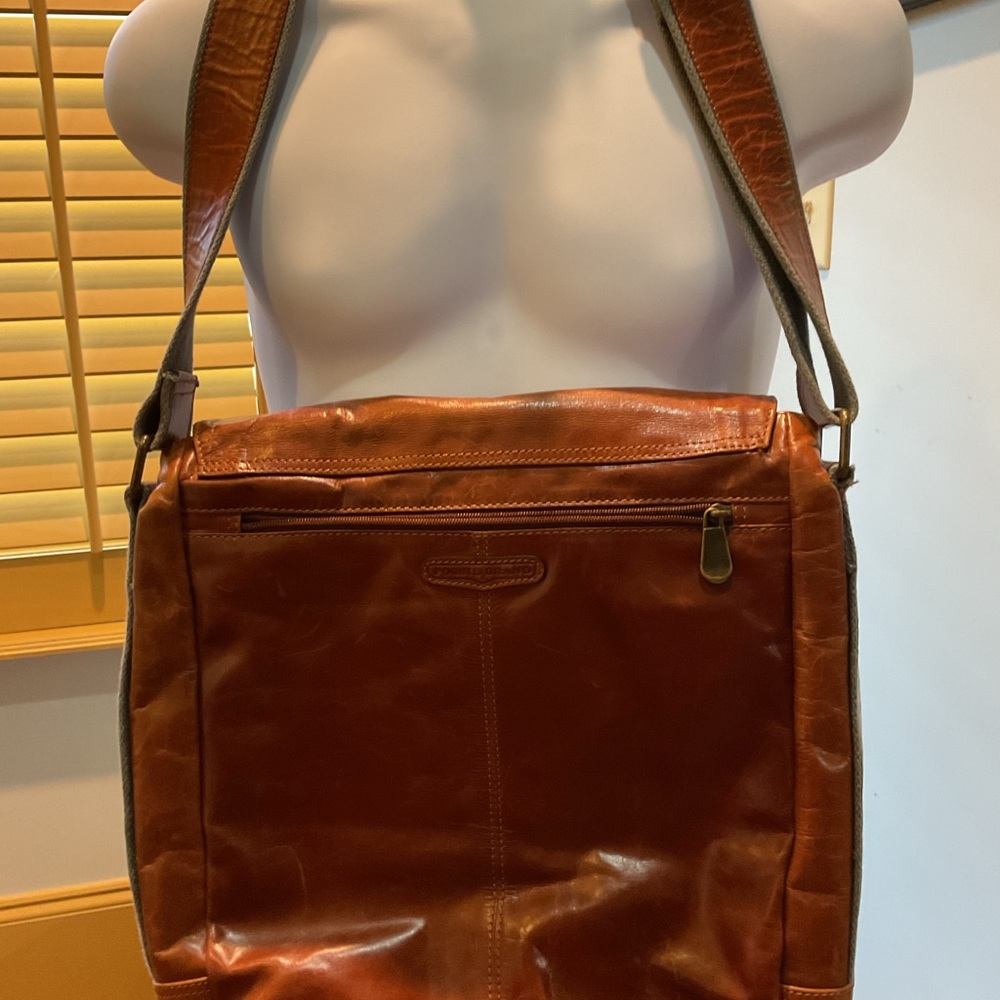 Fossil Brand Brown Leather vintage Messenger Bag with Adjustable Strap